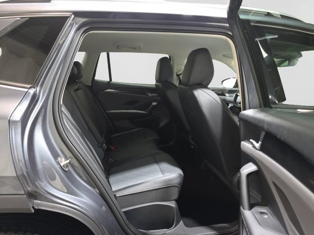 Certified 2025 Volkswagen Tiguan SE AWD/4WD image 31