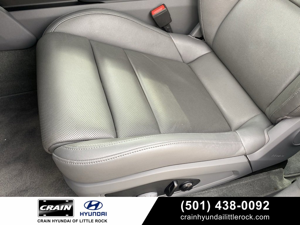 Used 2020 Porsche Taycan 4S w/ Premium Package image 26