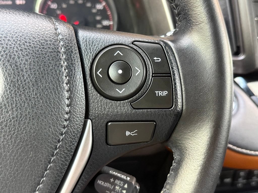 Used 2017 Toyota RAV4 SE FWD image 33