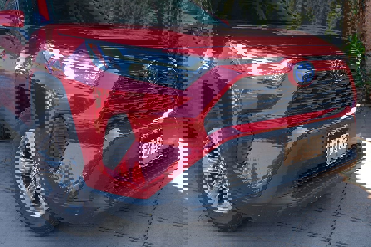 Used 2022 Toyota RAV4 XLE image 7