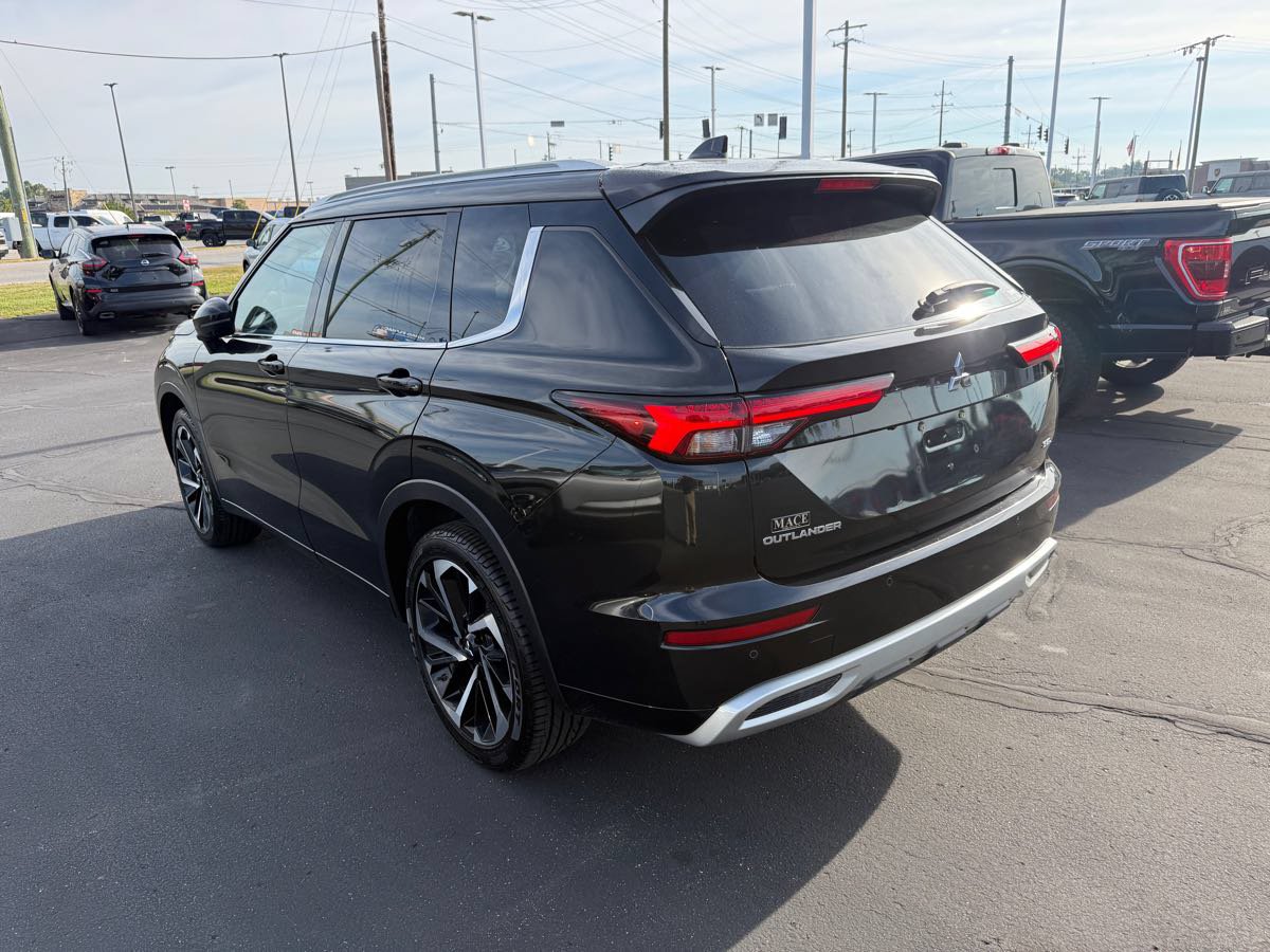 Used 2024 Mitsubishi Outlander SEL AWD/4WD image 4