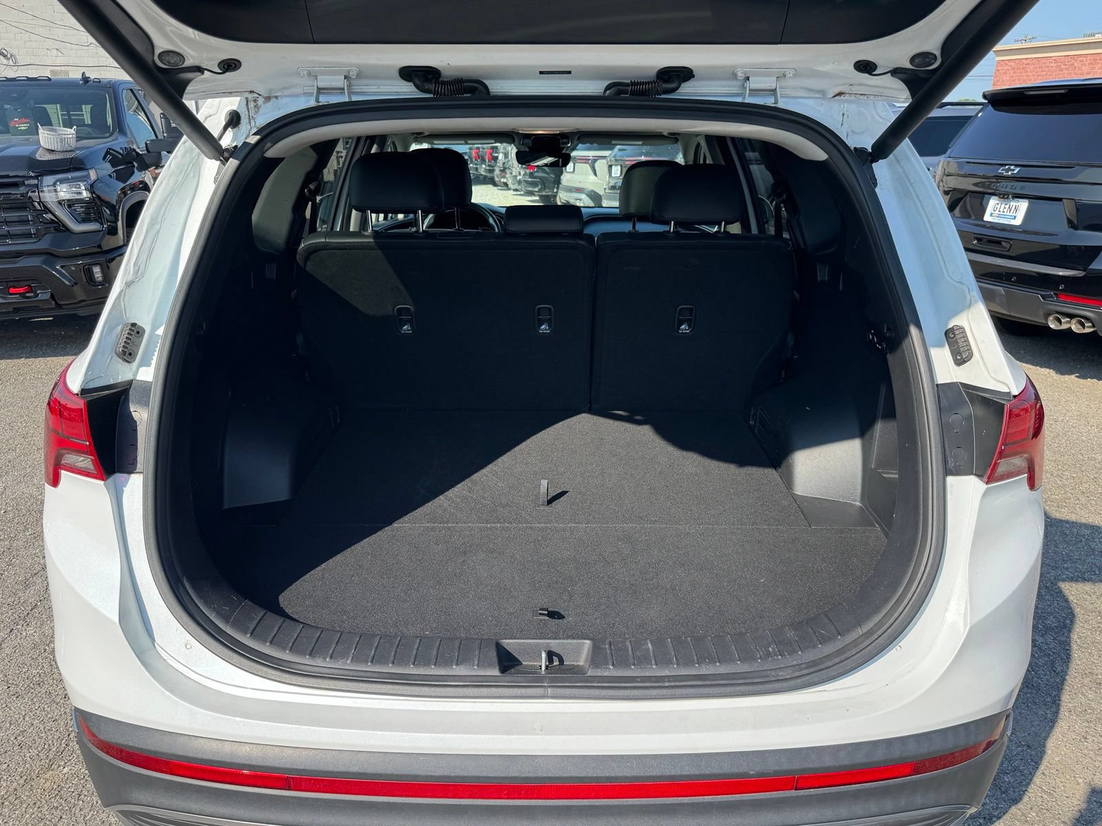 Used 2022 Hyundai Santa Fe SEL w/ Convenience + Premium Package AWD/4WD image 25