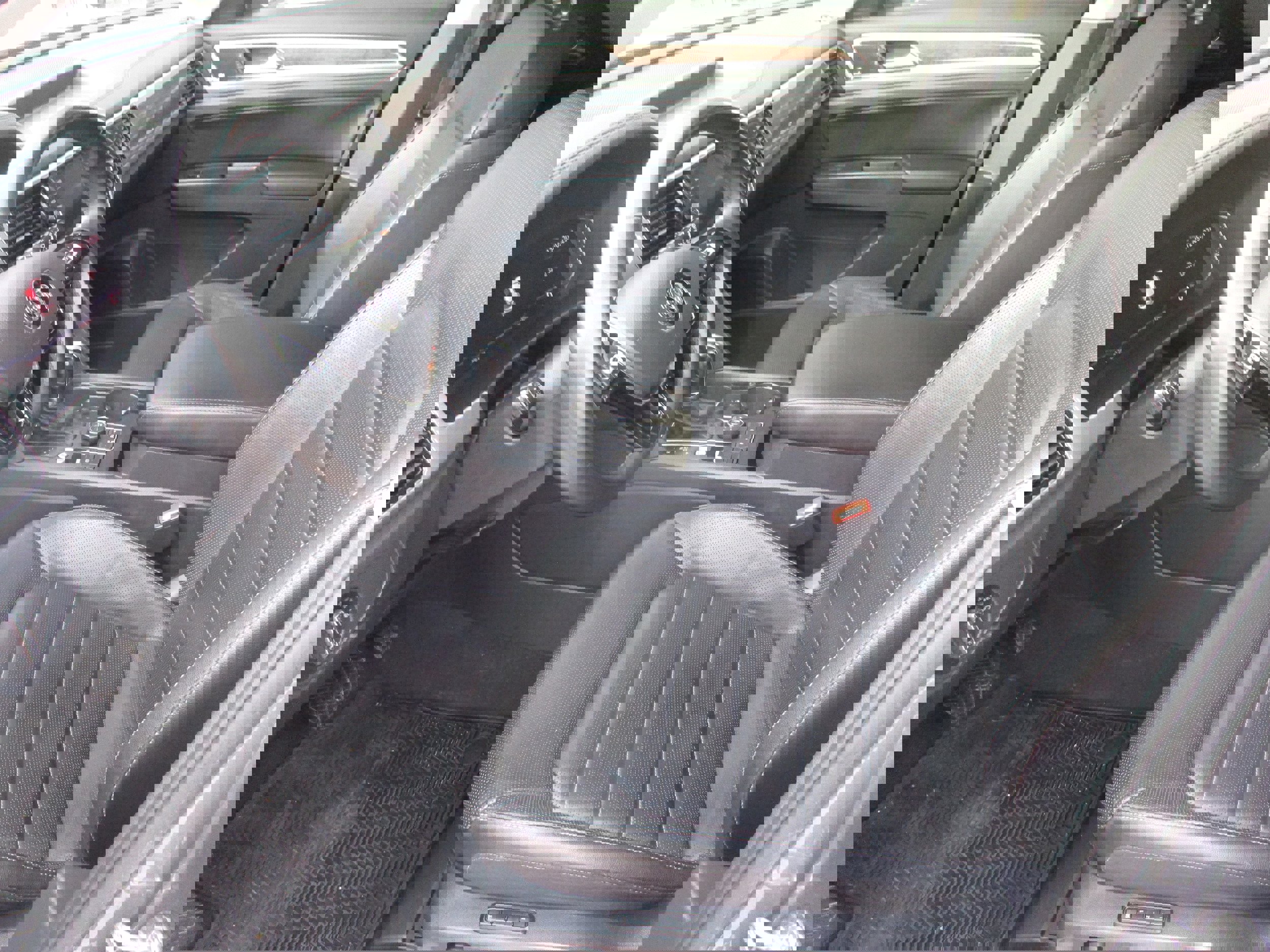 Used 2019 Volkswagen Atlas SEL Premium image 9