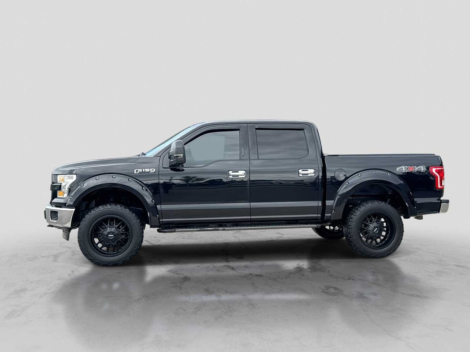 Used 2017 Ford F150 XLT AWD/4WD image 3