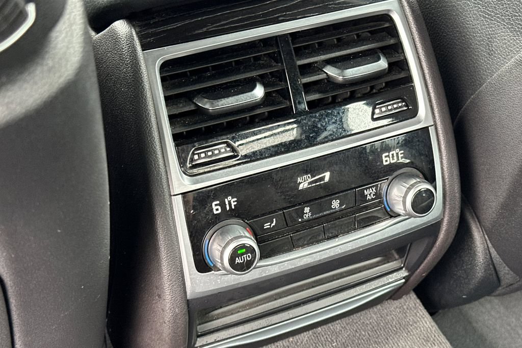 Used 2022 BMW 740i w/ M Sport Package RWD image 13