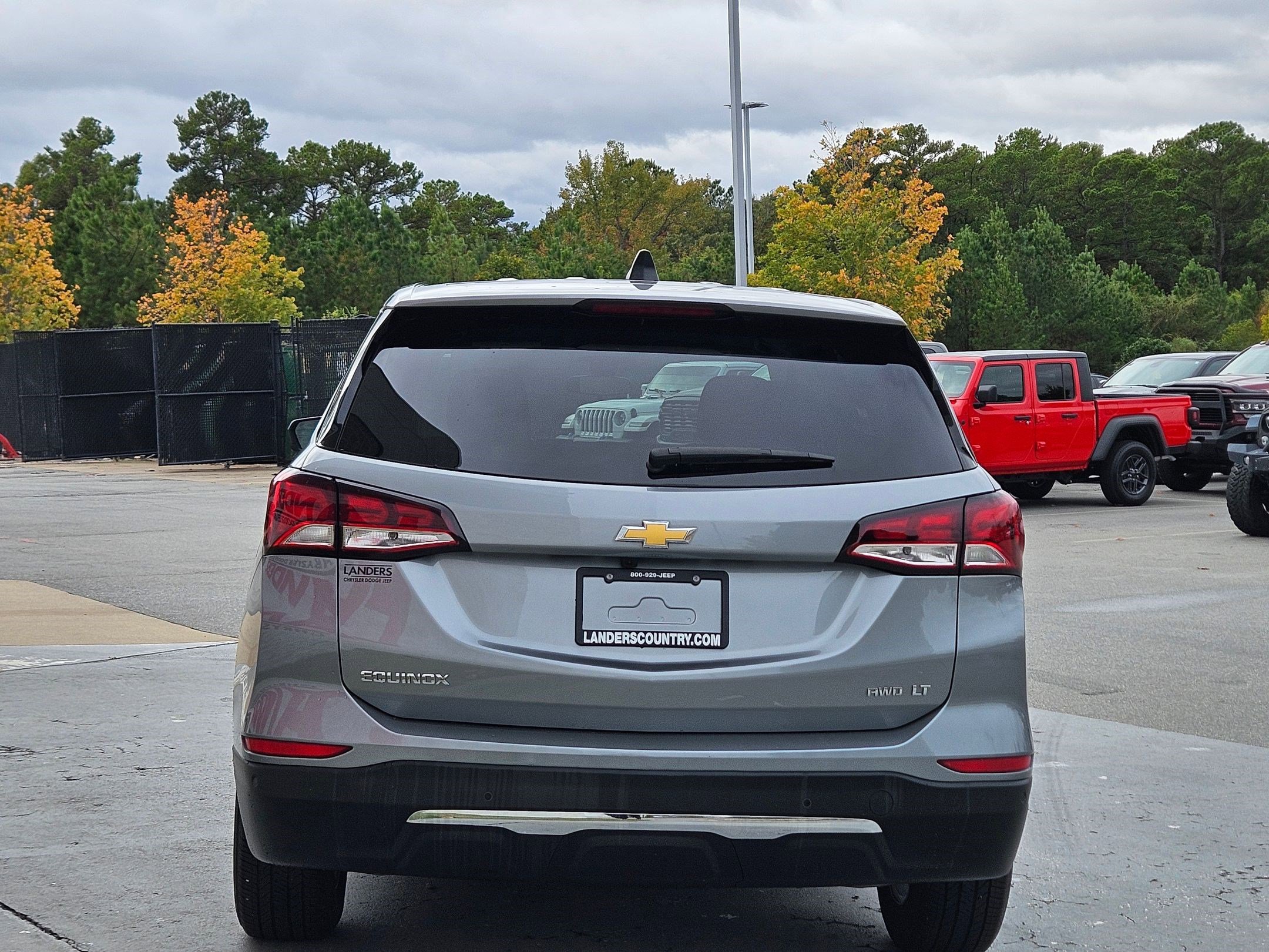 Used 2023 Chevrolet Equinox LT w/ Driver Convenience Package image 6