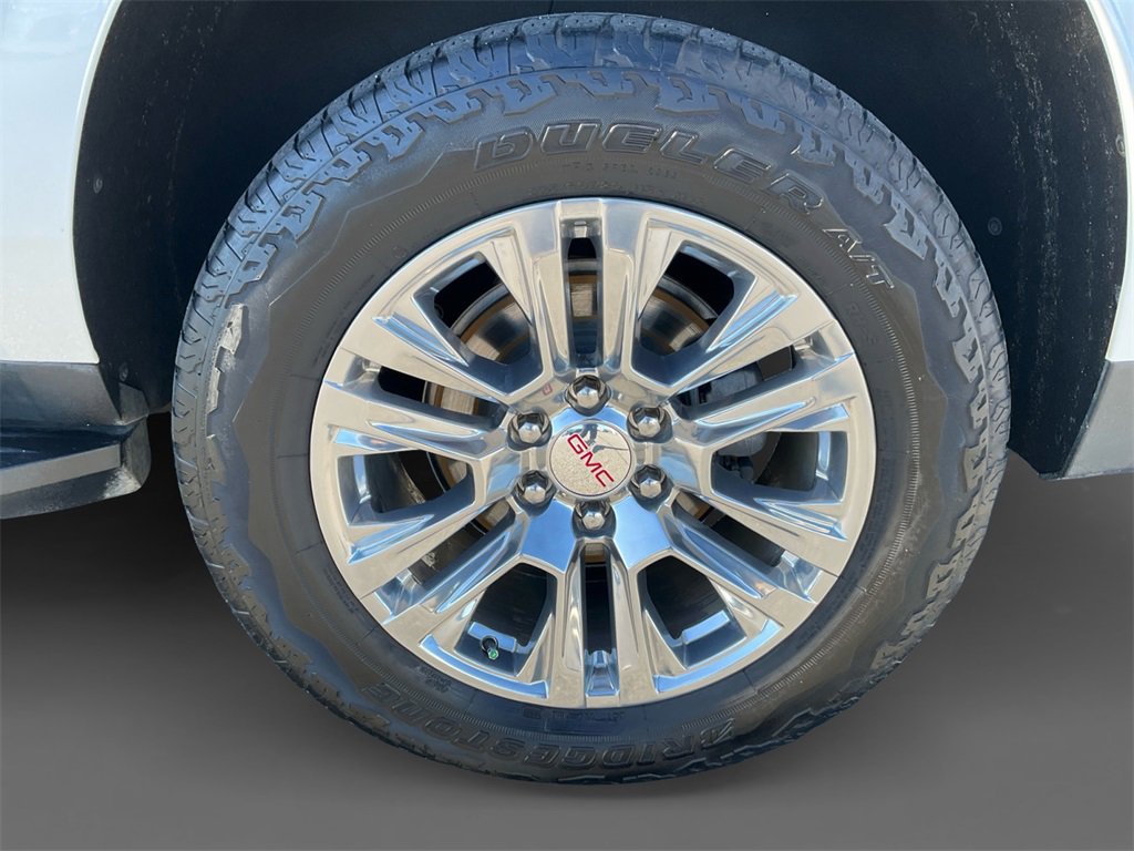 Used 2021 GMC Yukon XL Denali w/ Advanced Technology Package image 8