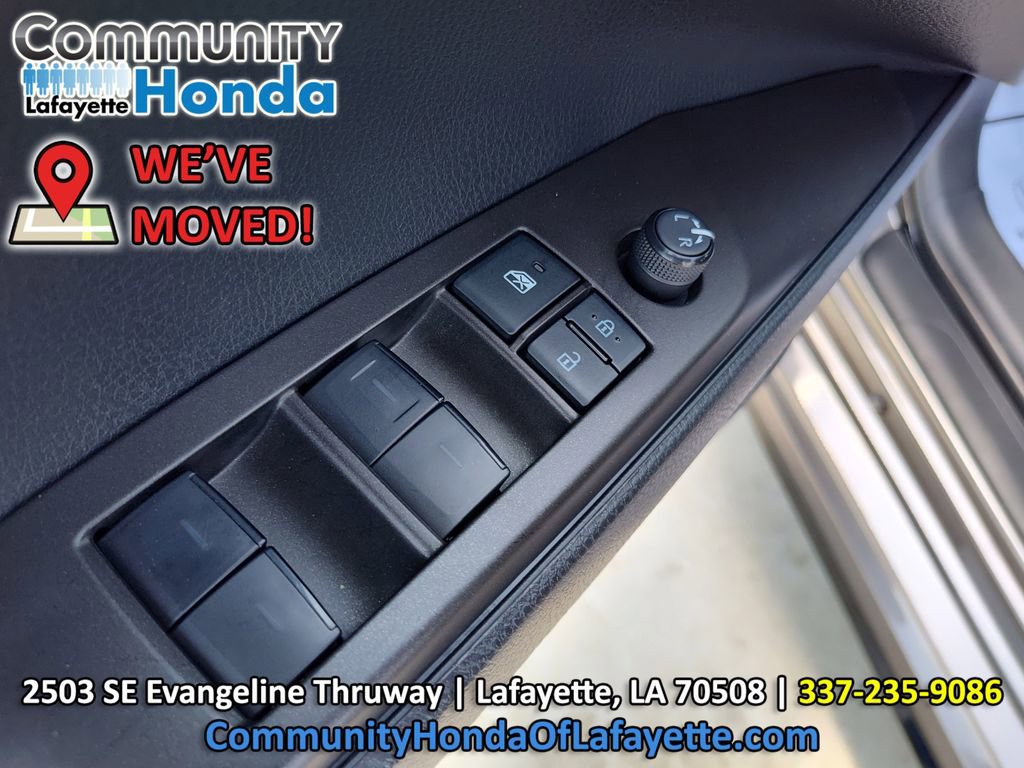 Used 2022 Toyota Camry SE FWD image 22