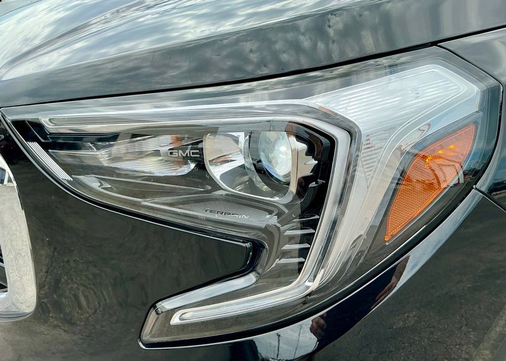 Used 2021 GMC Terrain SLE w/ Driver Convenience Package FWD image 10