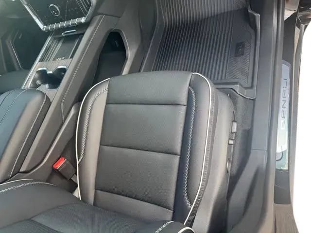 New 2026 GMC Acadia Denali w/ Super Cruise Package FWD image 15