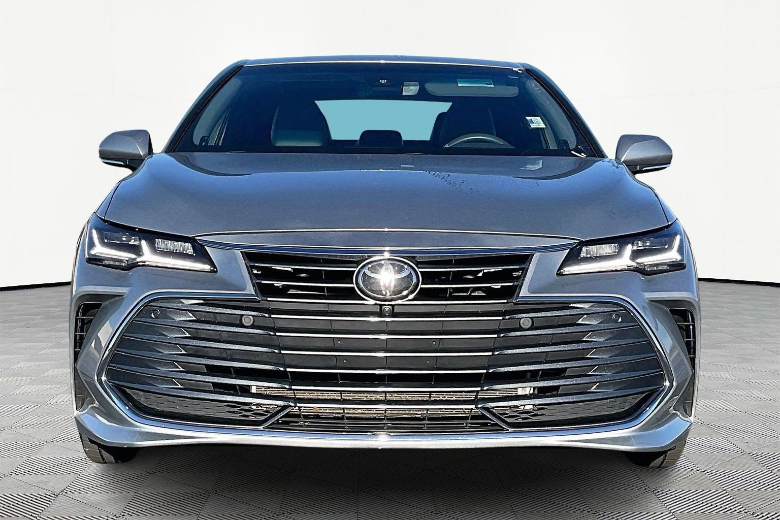 Used 2019 Toyota Avalon Limited w/ Advanced Safety Package image 3