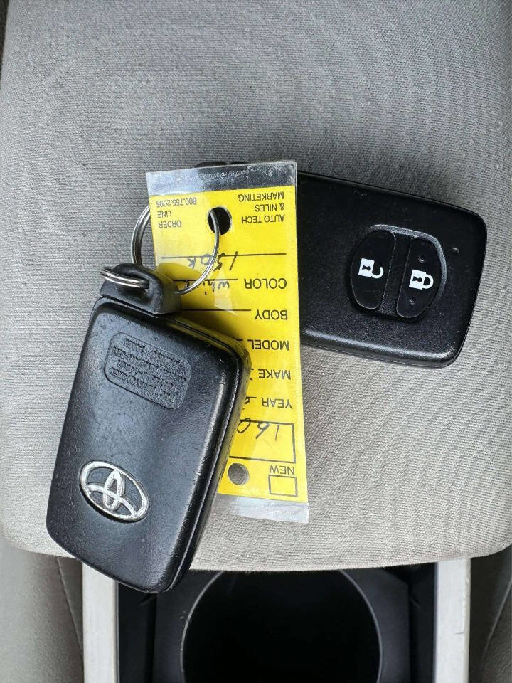 Used 2010 Toyota Prius II 4dr Hatchback image 35