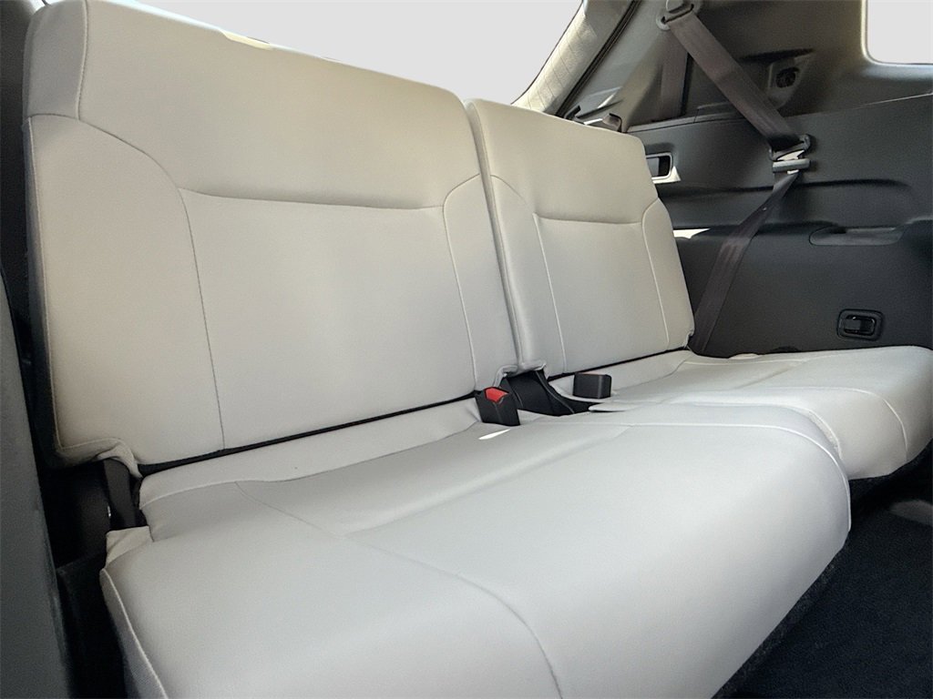 New 2025 Mitsubishi Outlander SE image 29