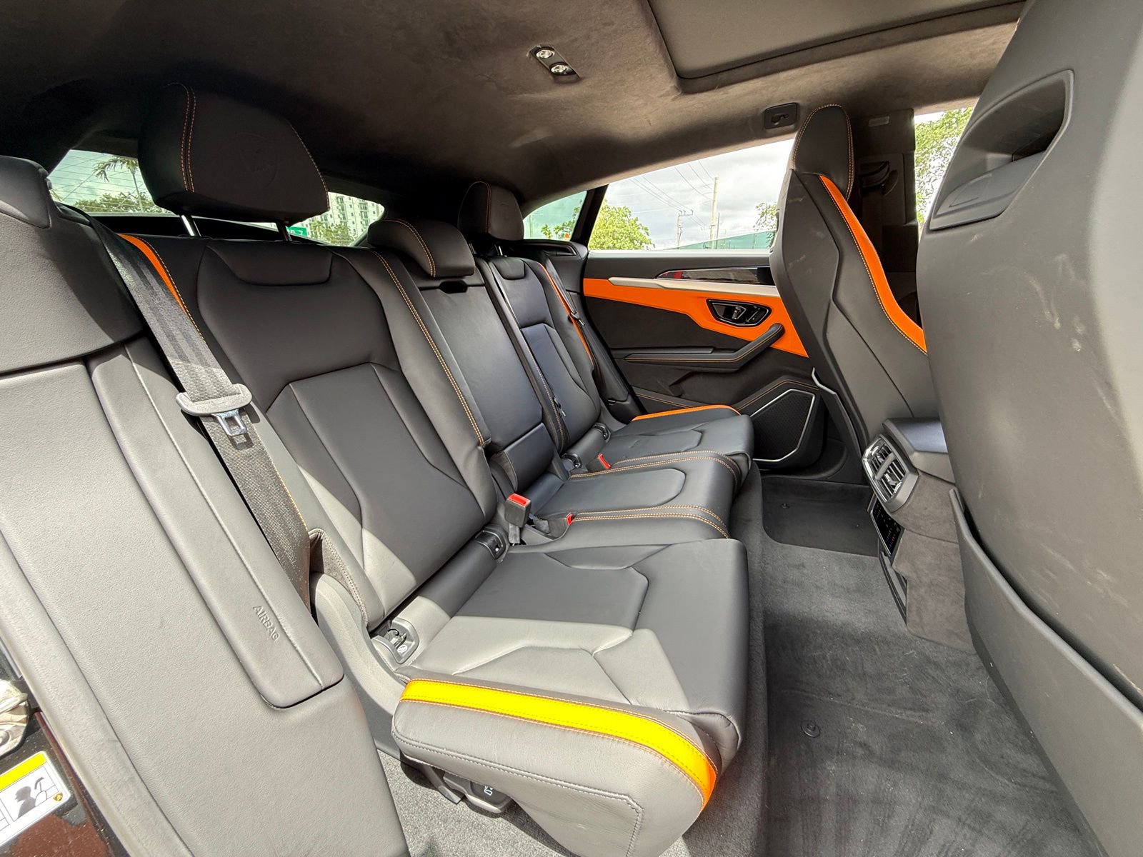 Used 2025 Lamborghini Urus SE image 17