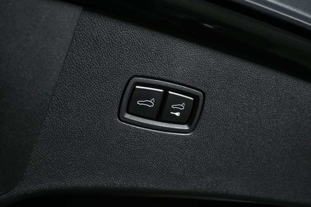 New 2025 Porsche Cayenne Coupe image 32