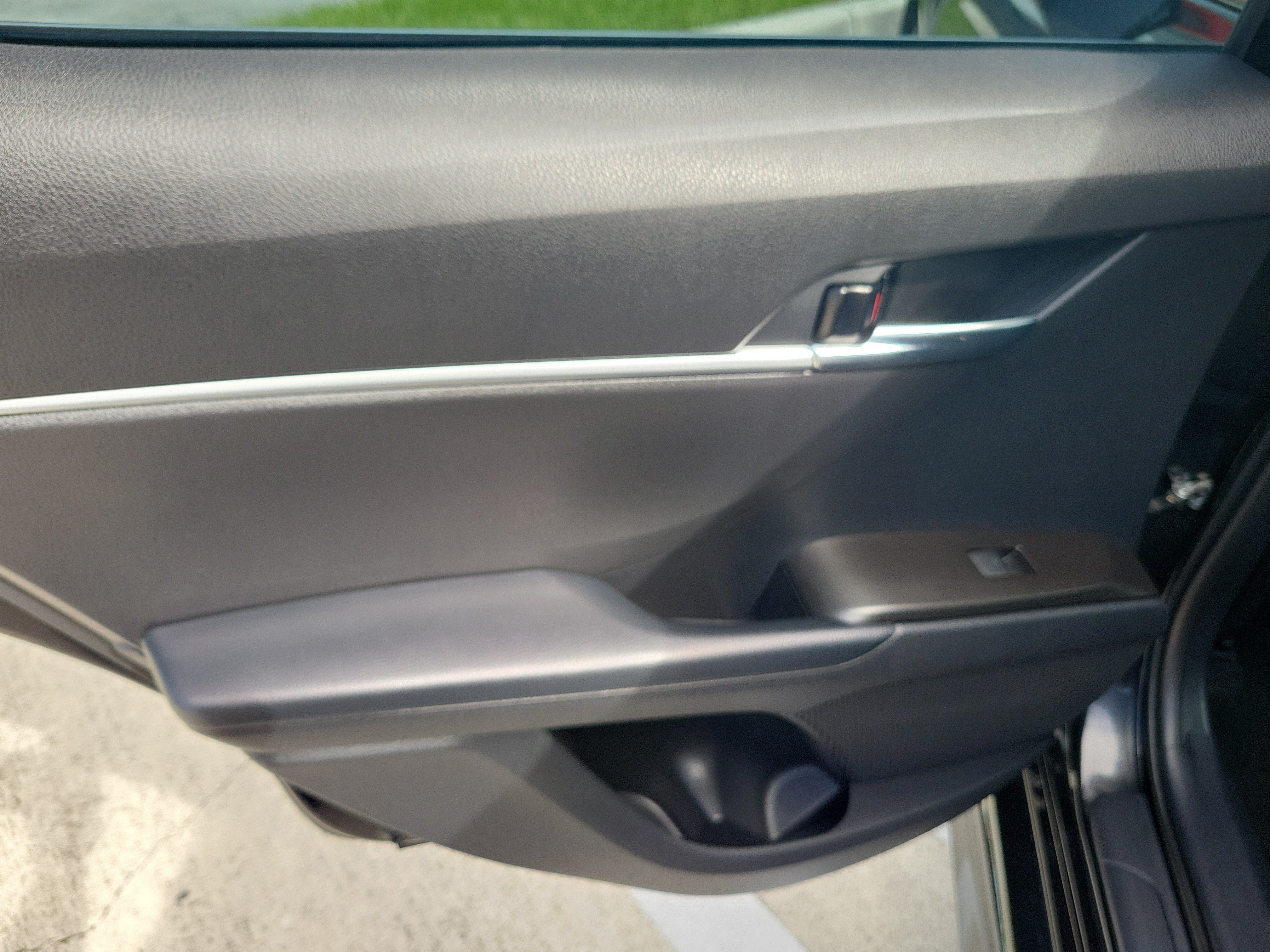 Used 2022 Toyota Camry SE FWD image 12