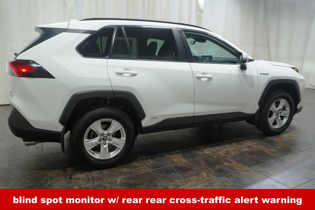 Used 2019 Toyota RAV4 LE AWD/4WD image 4