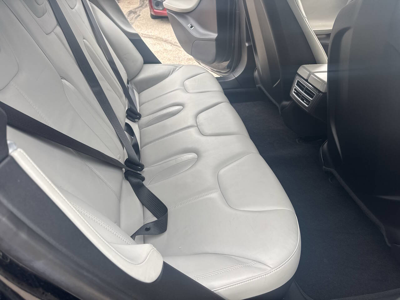 Used 2013 Tesla Model S Long Range RWD image 19
