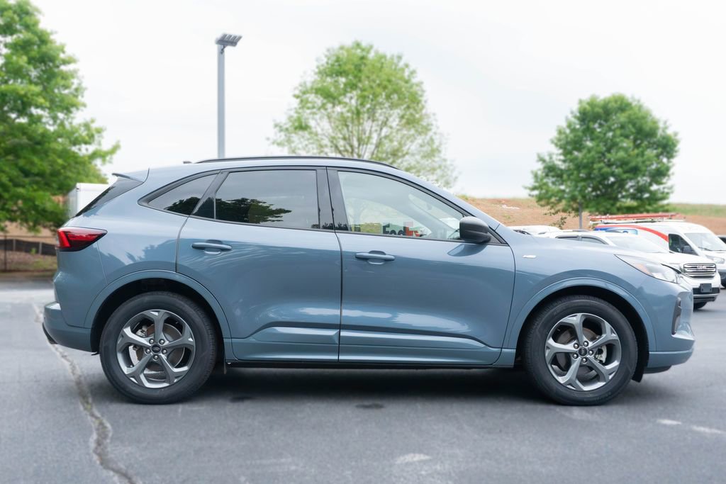 Used 2023 Ford Escape ST-Line w/ Tech Pack #1 FWD image 10