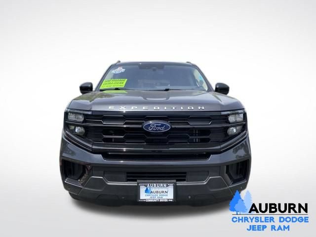 Used 2025 Ford Expedition Max Active AWD/4WD image 2