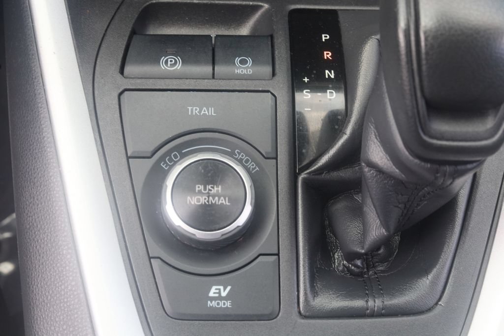 Used 2024 Toyota RAV4 LE AWD/4WD image 20