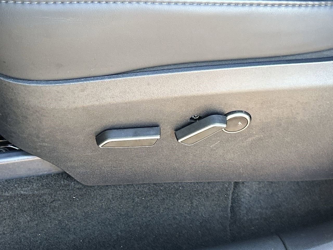 Used 2024 Tesla Model Y Long Range RWD image 17