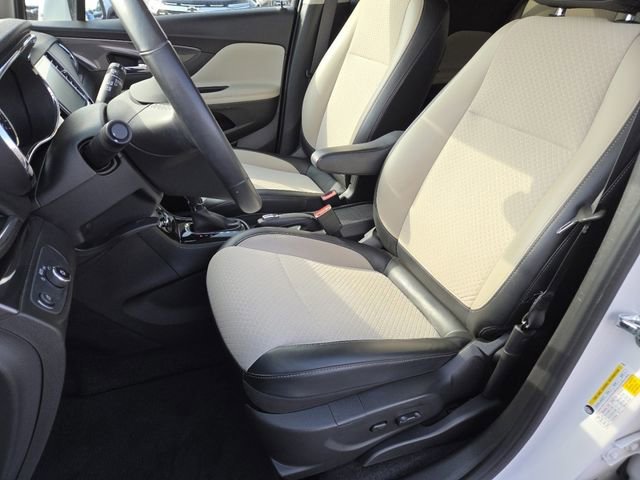 Certified 2021 Buick Encore Preferred image 27