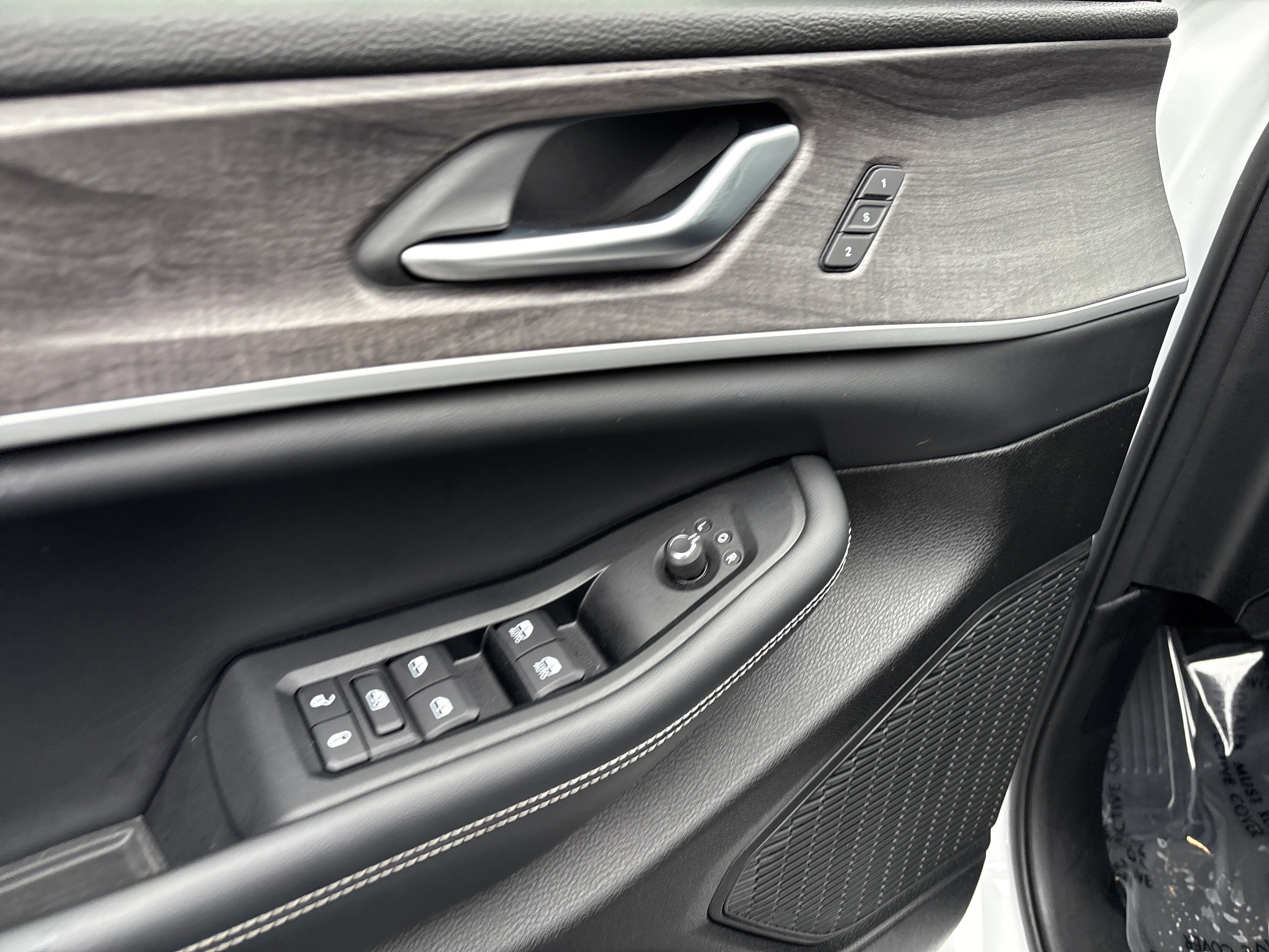 Certified 2023 Jeep Grand Cherokee L Limited image 15