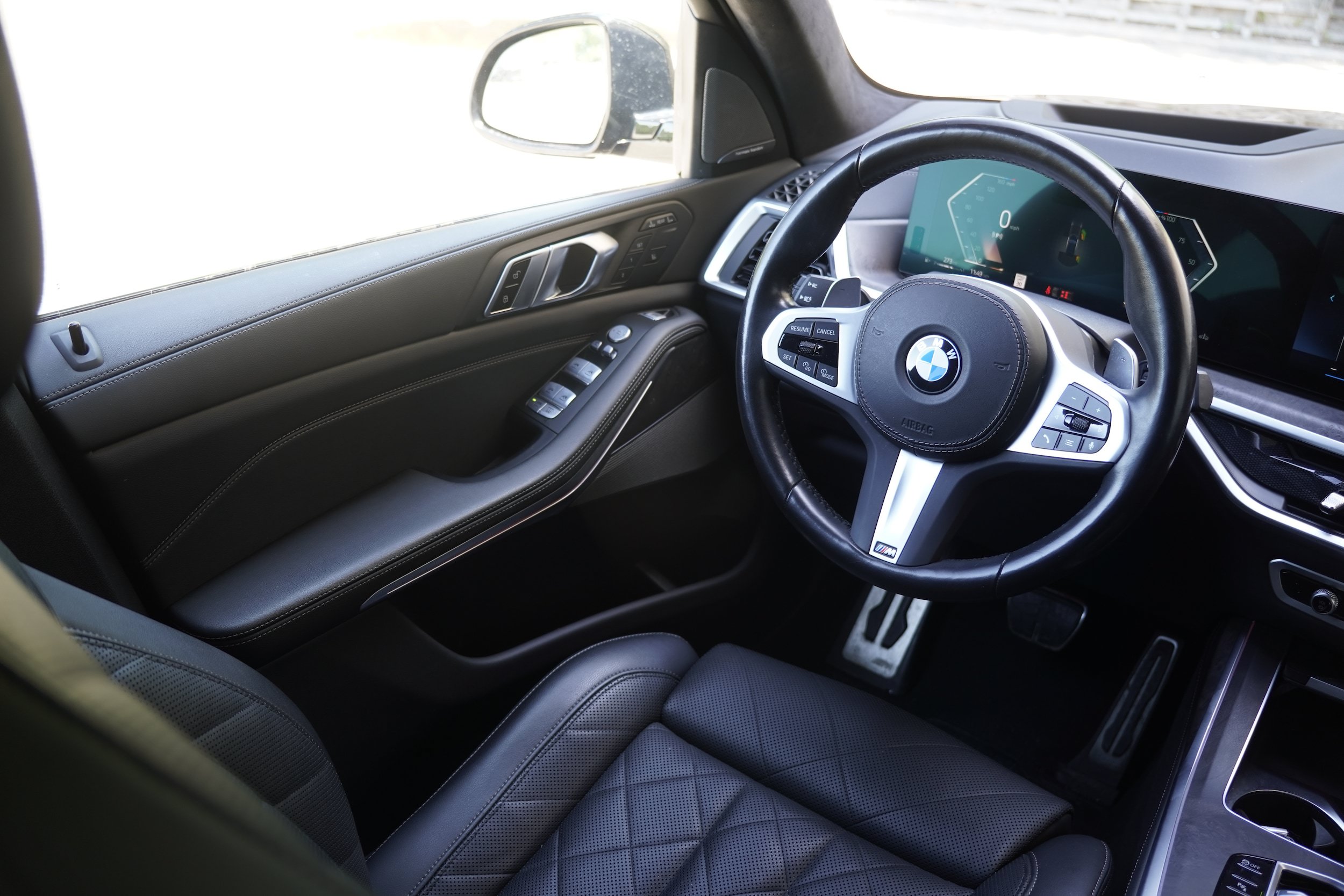 Used 2024 BMW X7 xDrive40i w/ M Sport Package AWD/4WD image 25