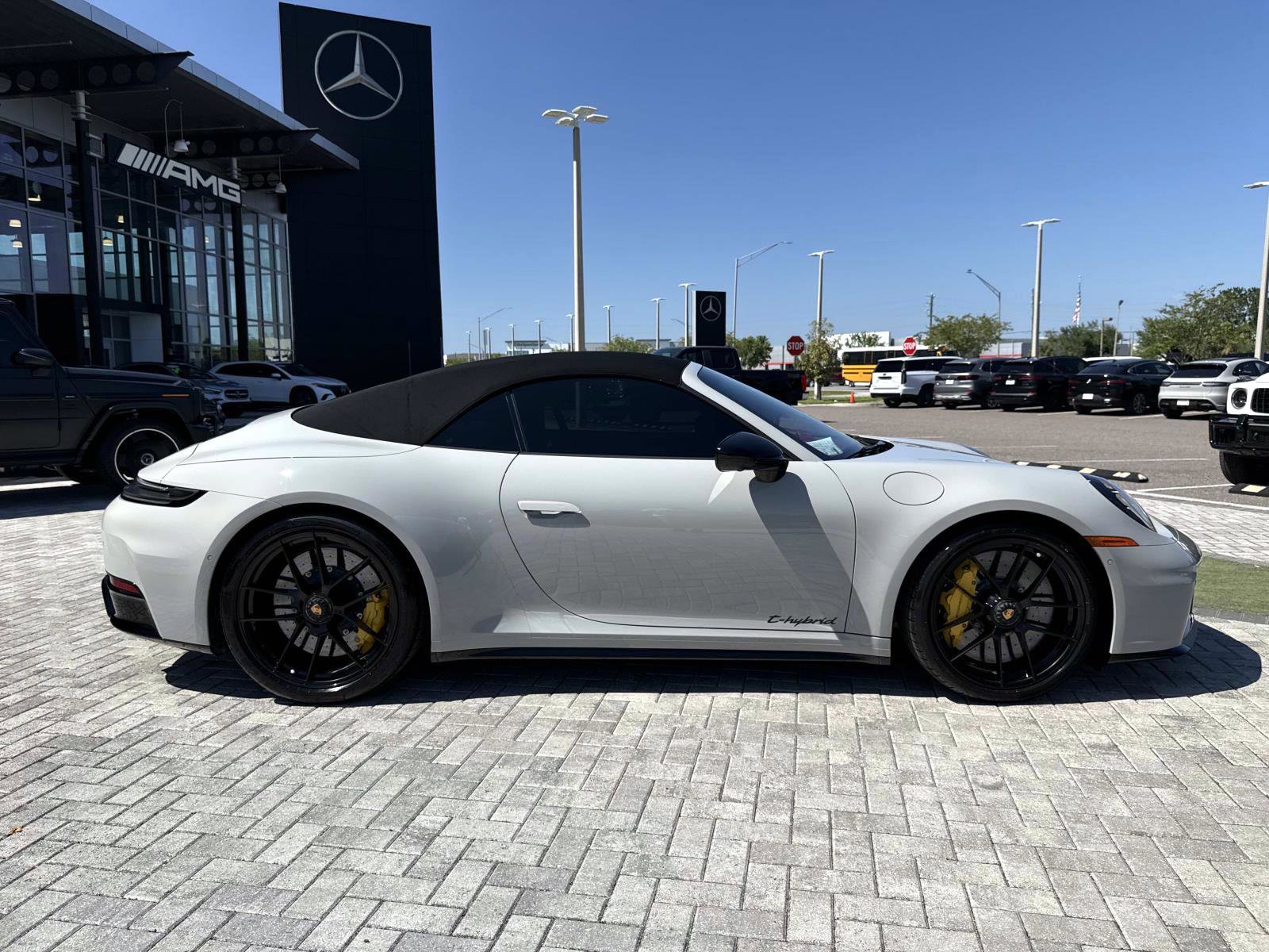Used 2025 Porsche 911 Carrera GTS w/ Premium Package RWD image 17