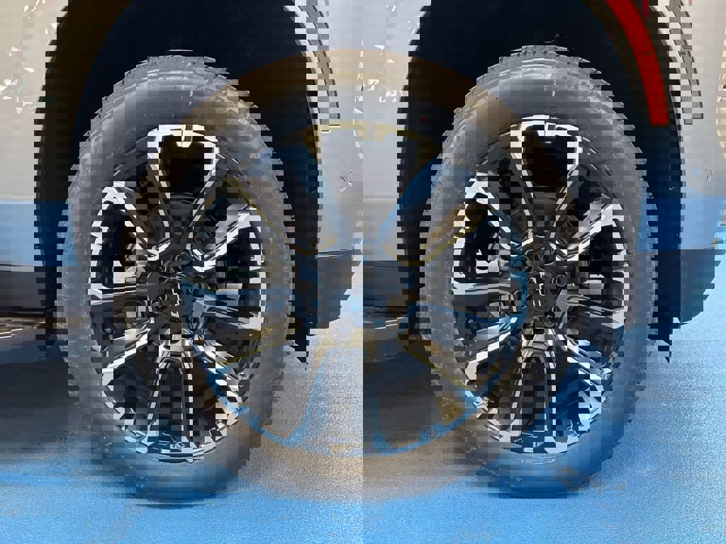 New 2026 Chevrolet Suburban Premier image 3