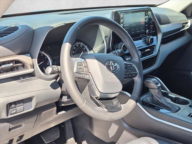 Used 2021 Toyota Highlander XLE FWD image 10