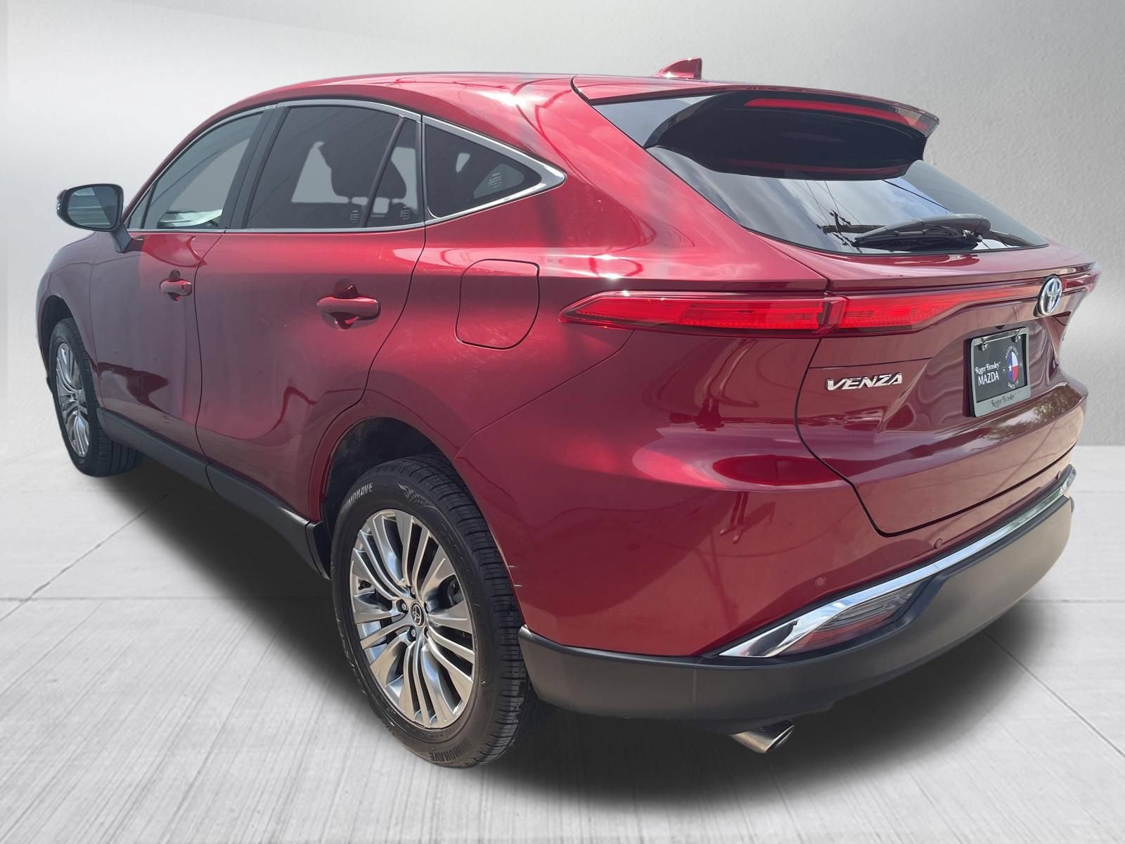 Used 2023 Toyota Venza Limited AWD/4WD image 6