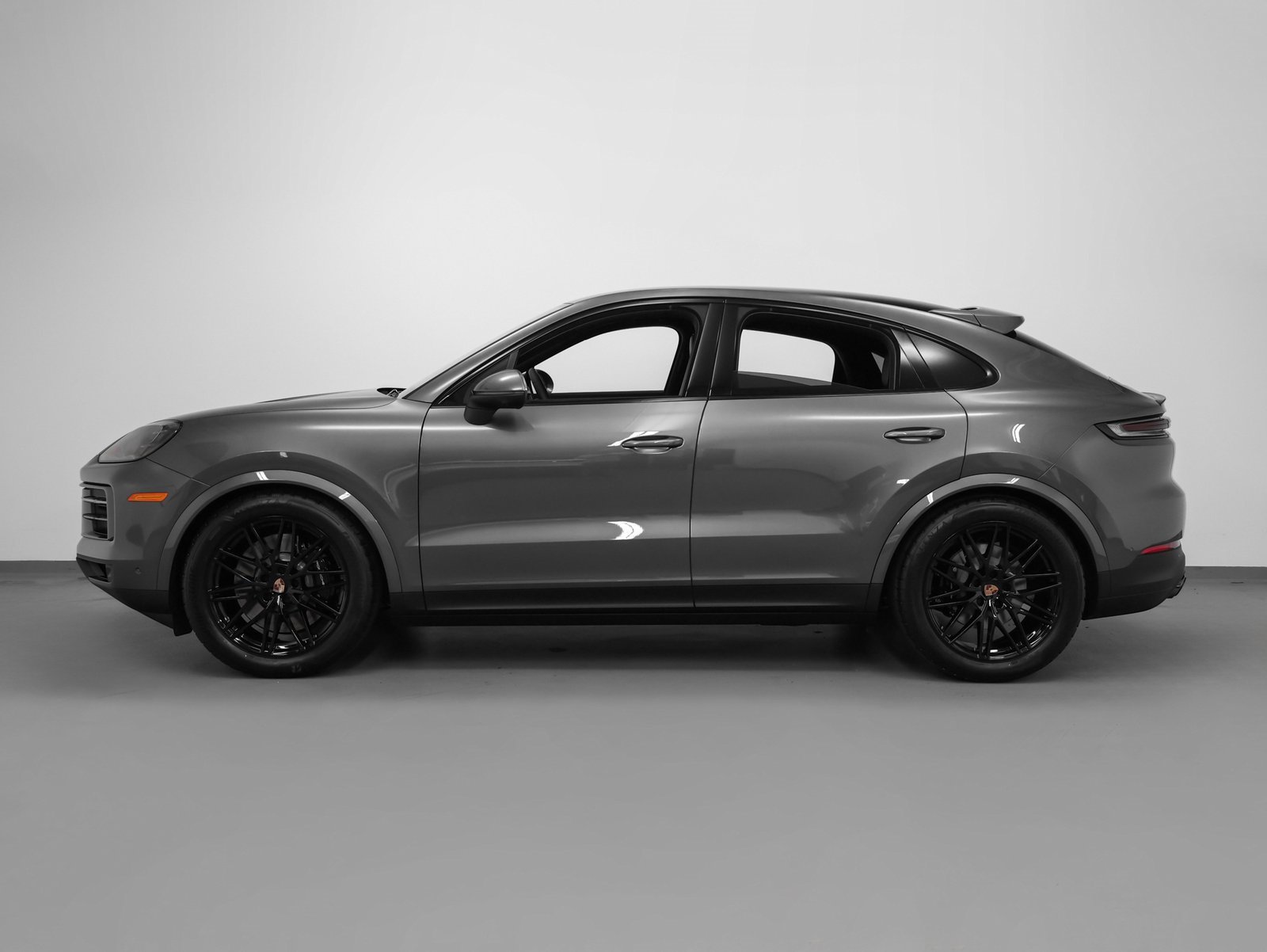 New 2026 Porsche Cayenne S image 2