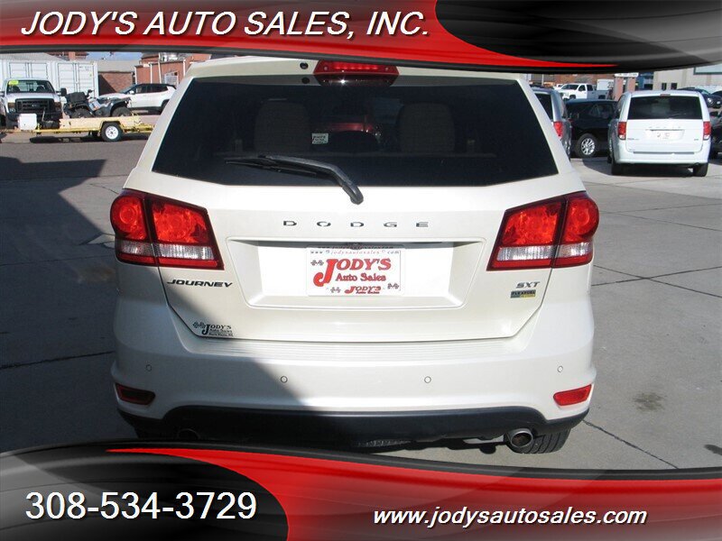 Used 2018 Dodge Journey SXT w/ Safe & Sound Group image 30