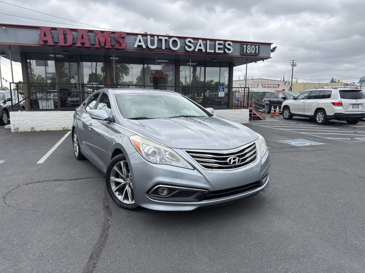 Used 2016 Hyundai Azera FWD image 1