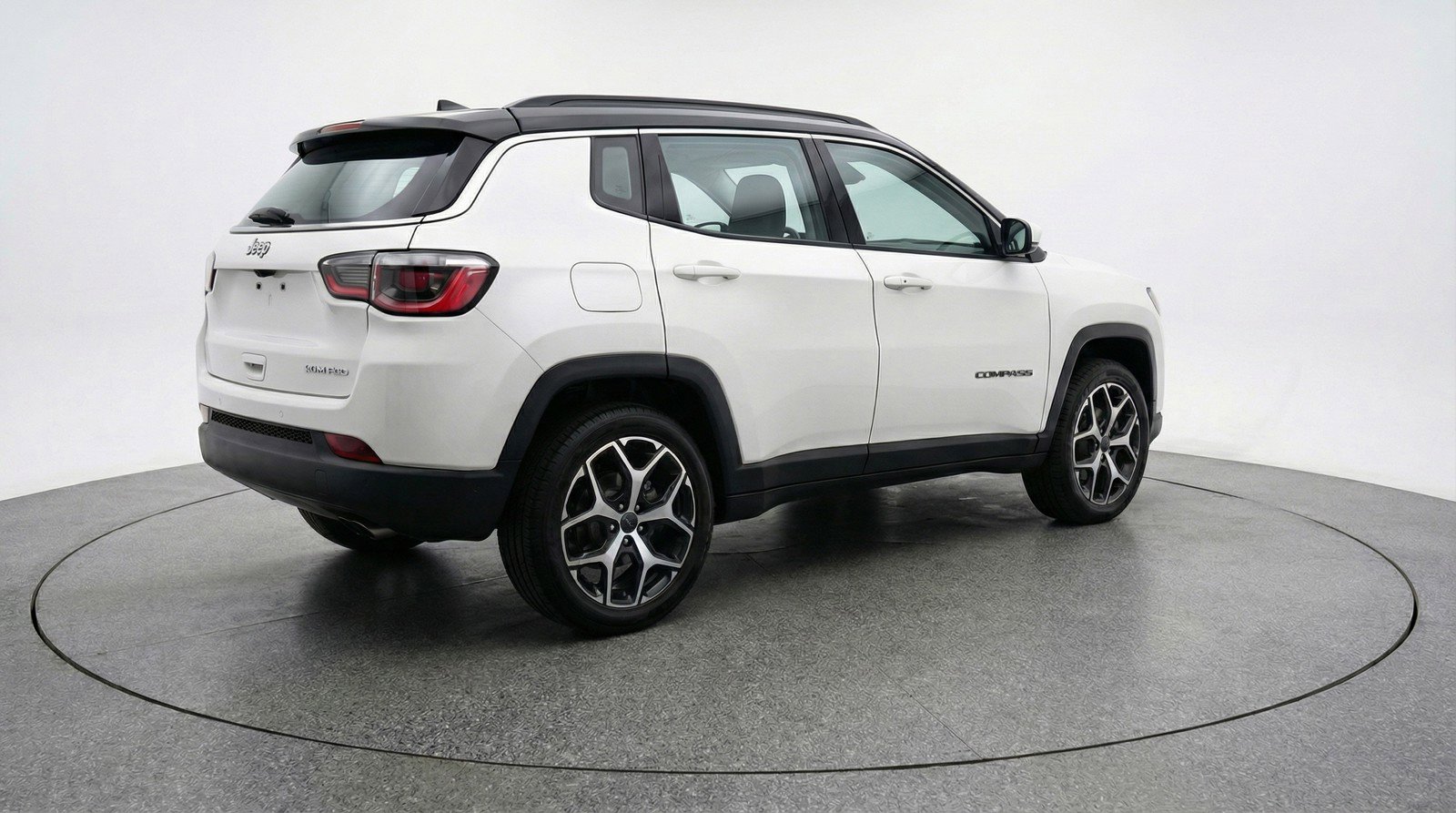 Used 2025 Jeep Compass Limited image 9