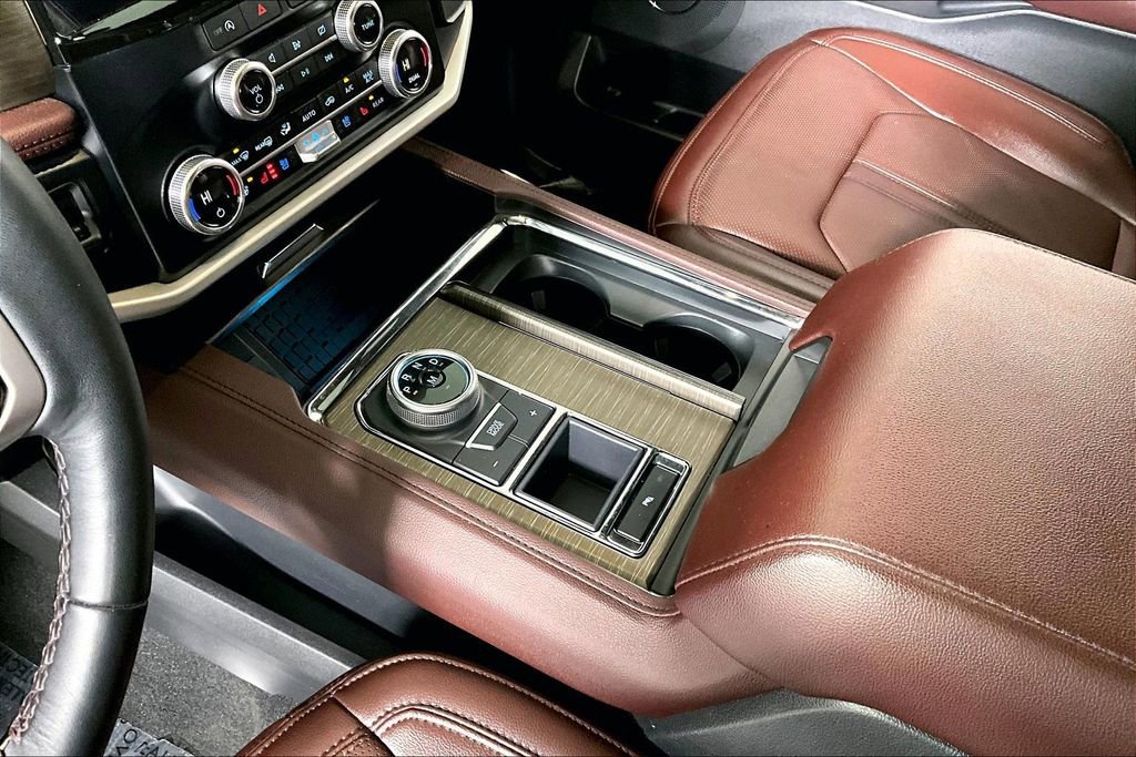 Used 2024 Ford Expedition Limited image 17