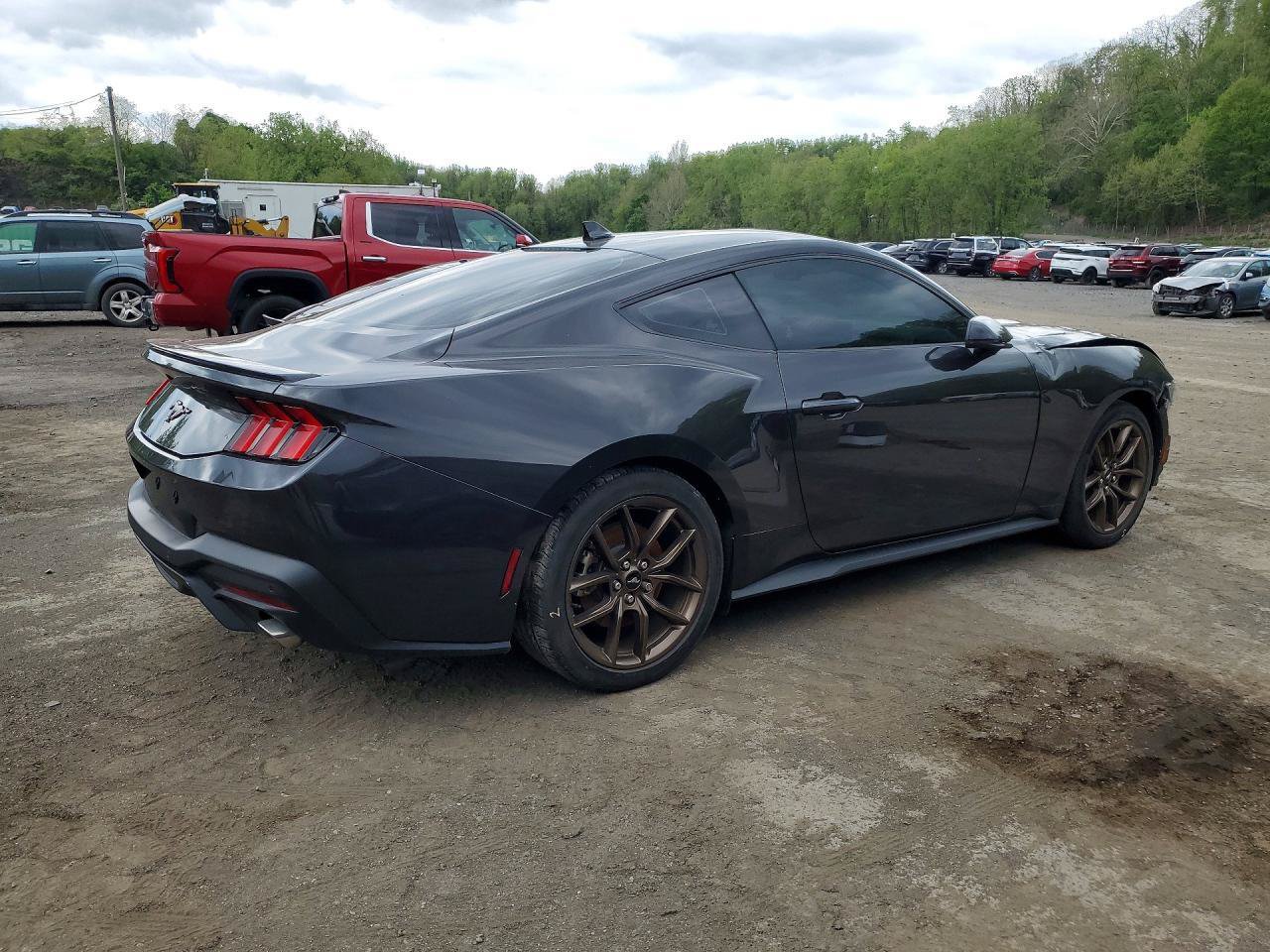 Used 2024 Ford Mustang Coupe RWD image 5