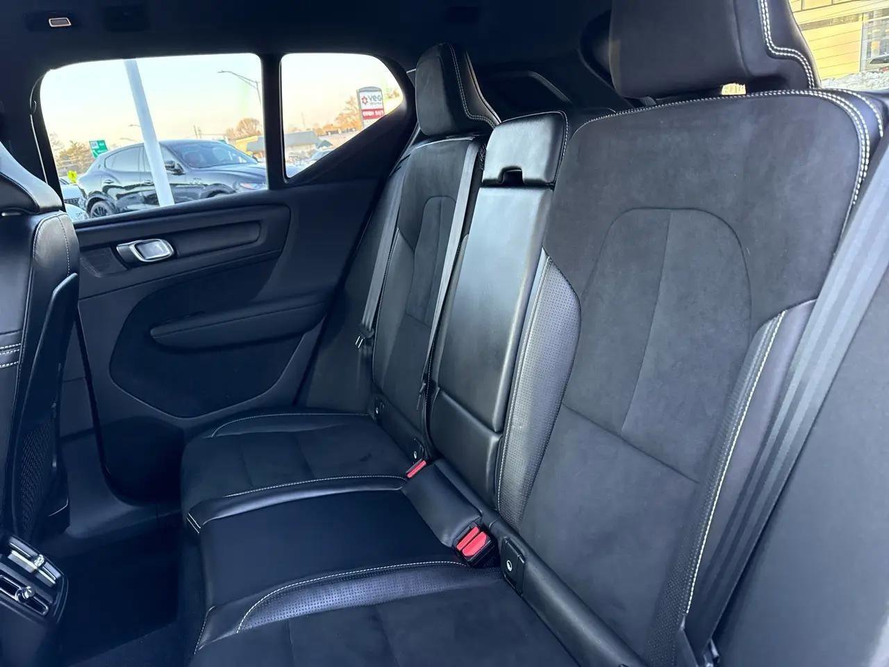 Used 2021 Volvo XC40 P8 Recharge w/ Climate Package image 26