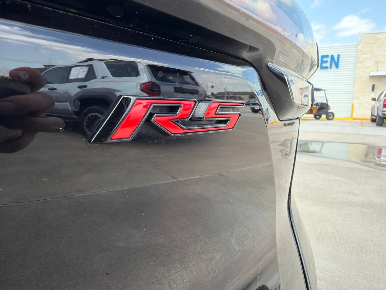 Used 2025 Chevrolet Equinox EV RS FWD image 35
