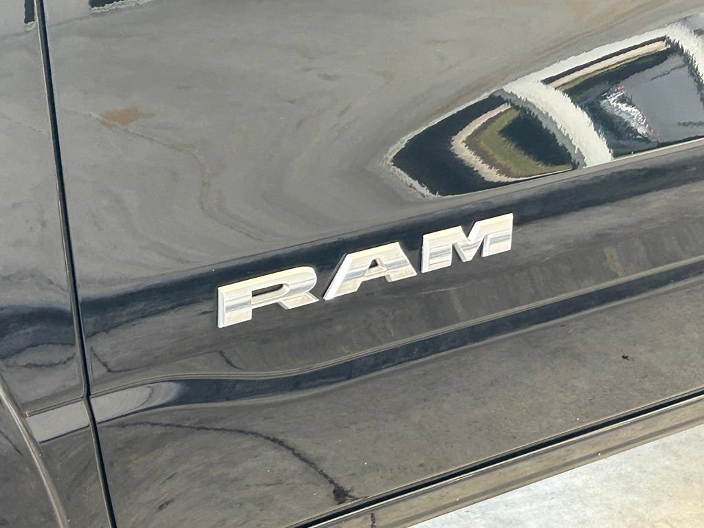 Used 2025 RAM 1500 Laramie AWD/4WD image 17