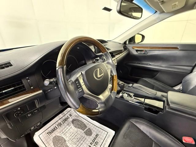 Used 2014 Lexus ES 350 w/ Luxury Package FWD image 17