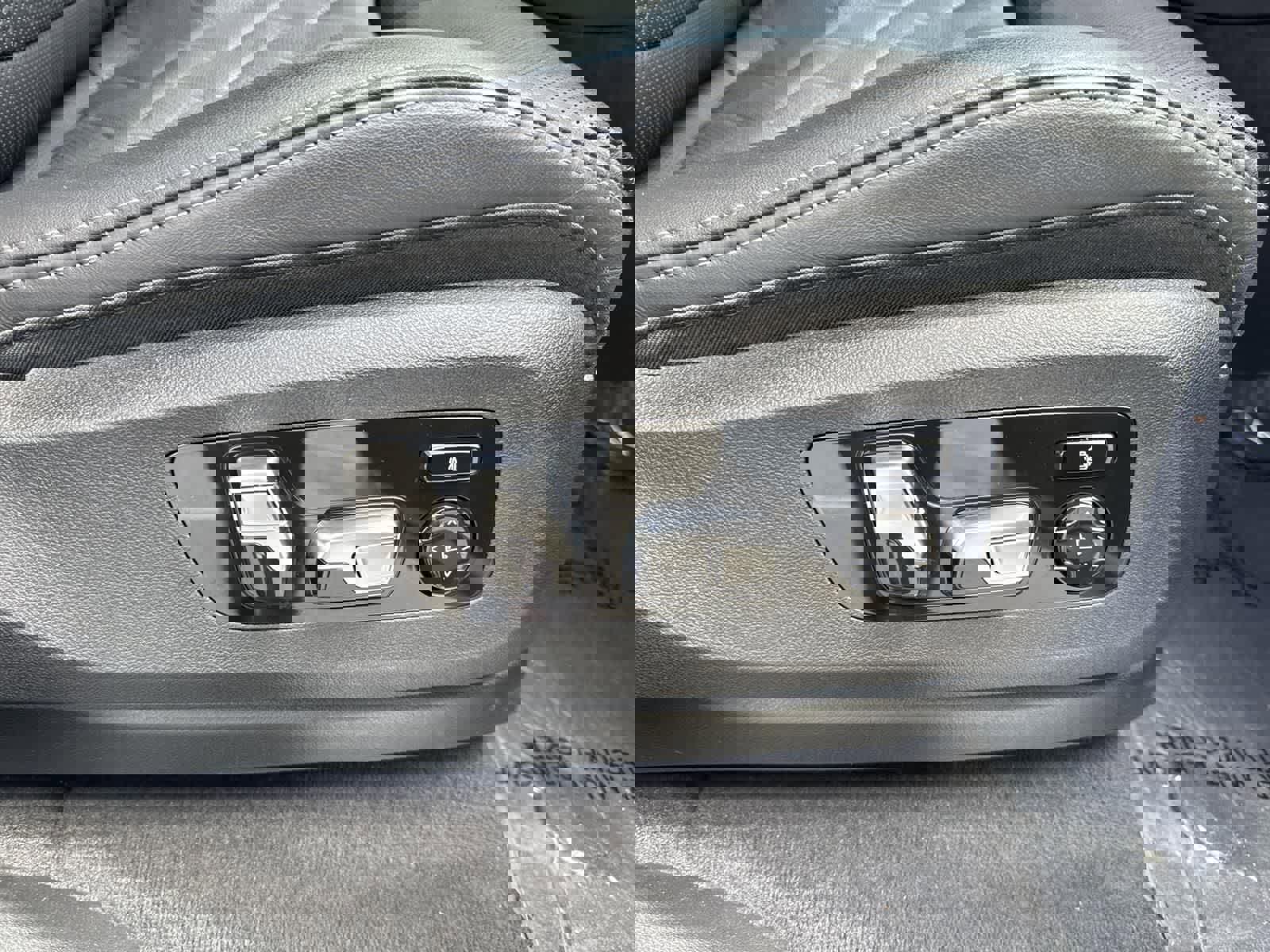 Used 2024 BMW X5 xDrive50e image 40