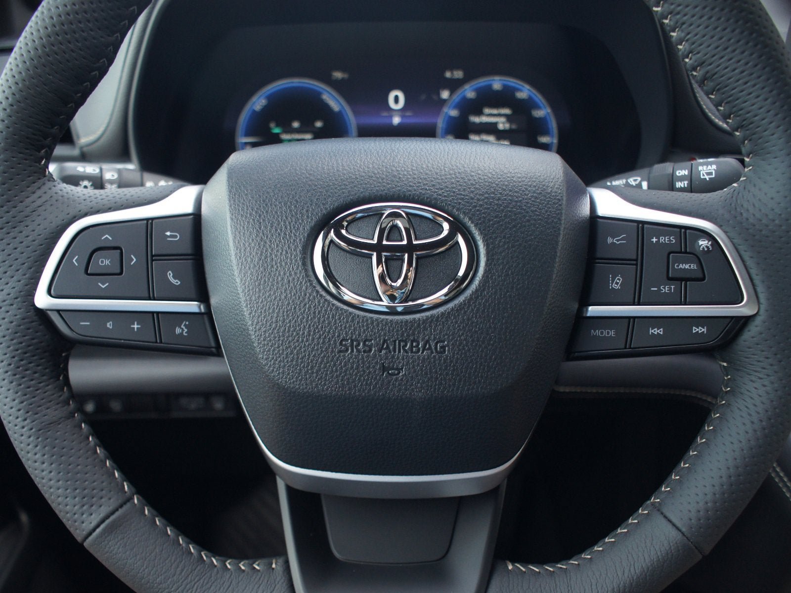 New 2026 Toyota Sienna Platinum AWD/4WD image 9