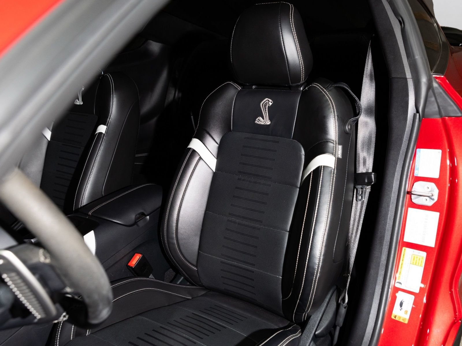 Used 2022 Ford Mustang Shelby GT500 w/ Technology Package RWD image 6