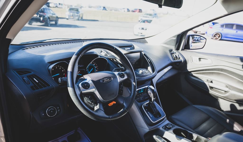 Used 2014 Ford Escape SE w/ Equipment Group 201A image 2