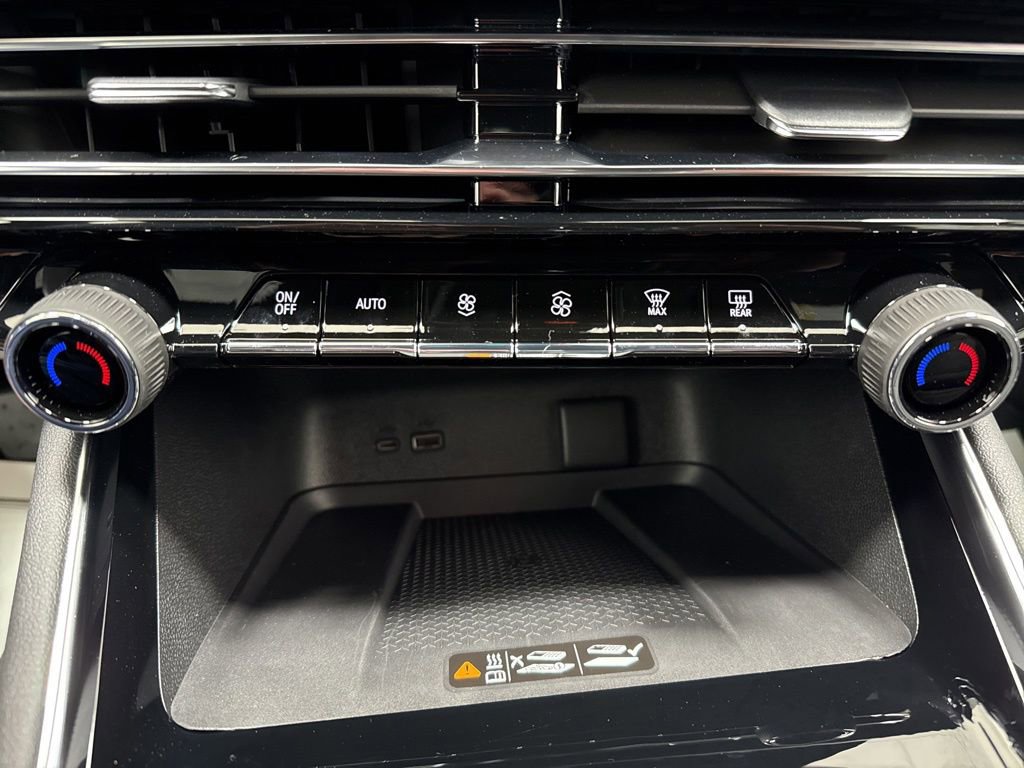 New 2026 Chevrolet Traverse LT w/ Midnight/Sport Edition image 35