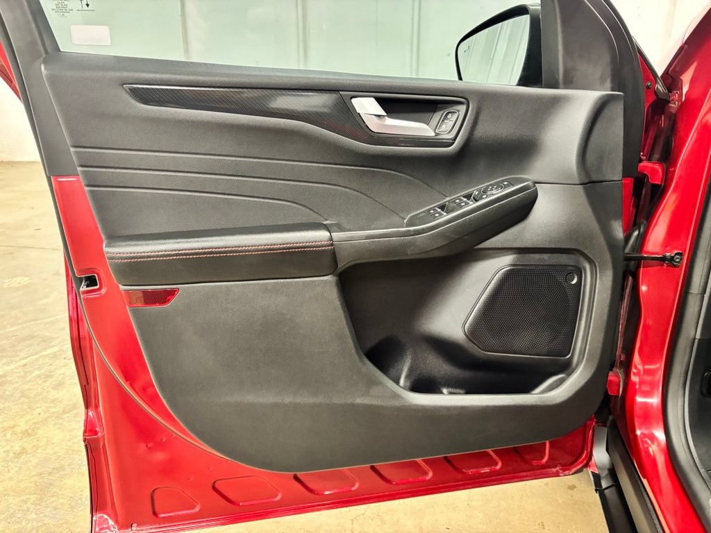 Used 2023 Ford Escape ST-Line w/ Tech Pack #1 FWD image 18