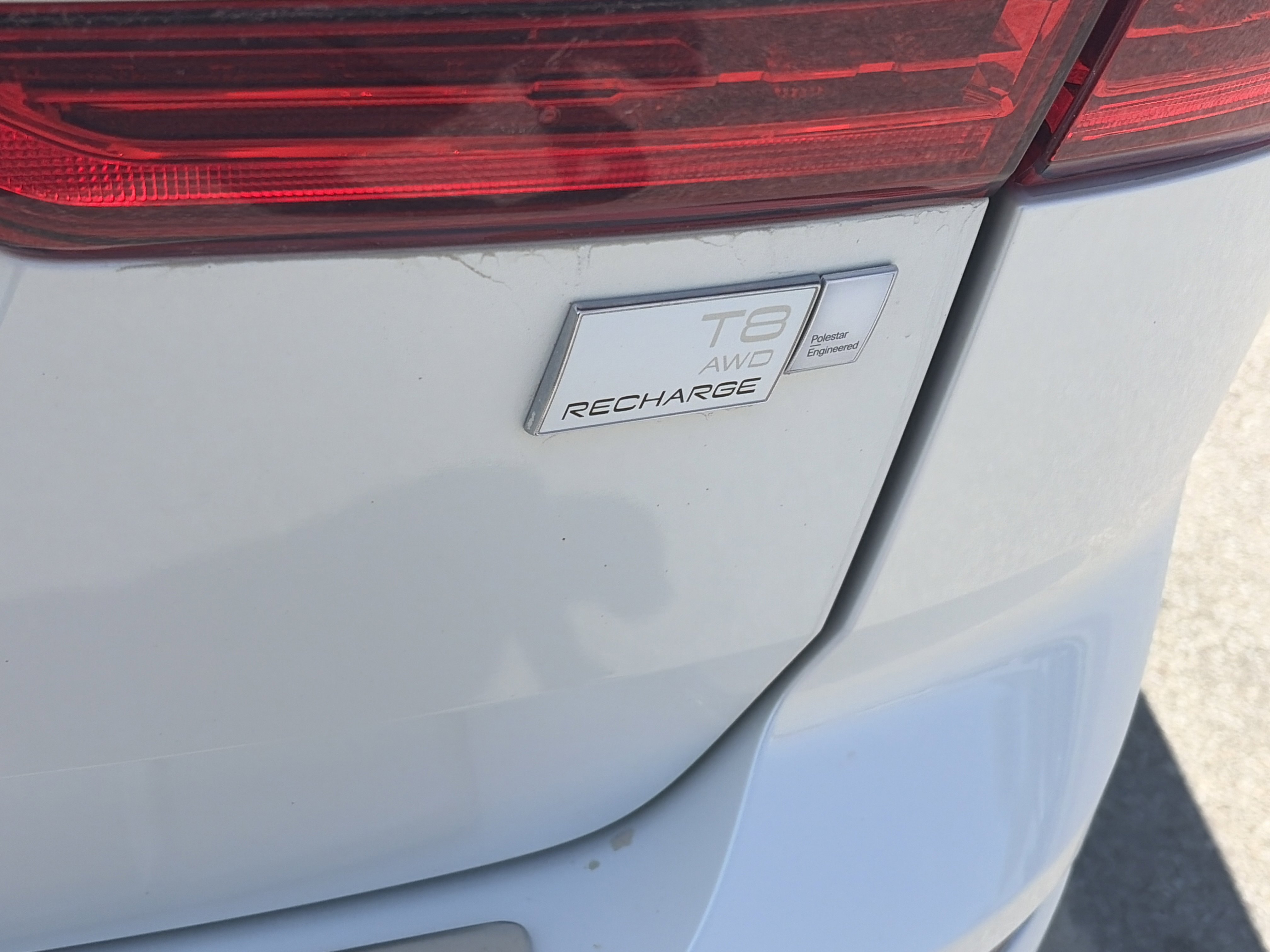 Used 2021 Volvo XC60 T8 R-Design w/ Protection Package Premier AWD/4WD image 12